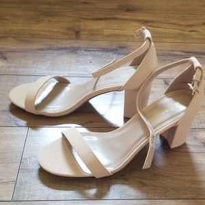 DREAM PAIRS:
Nude low heel chunk sandal size: 8.5